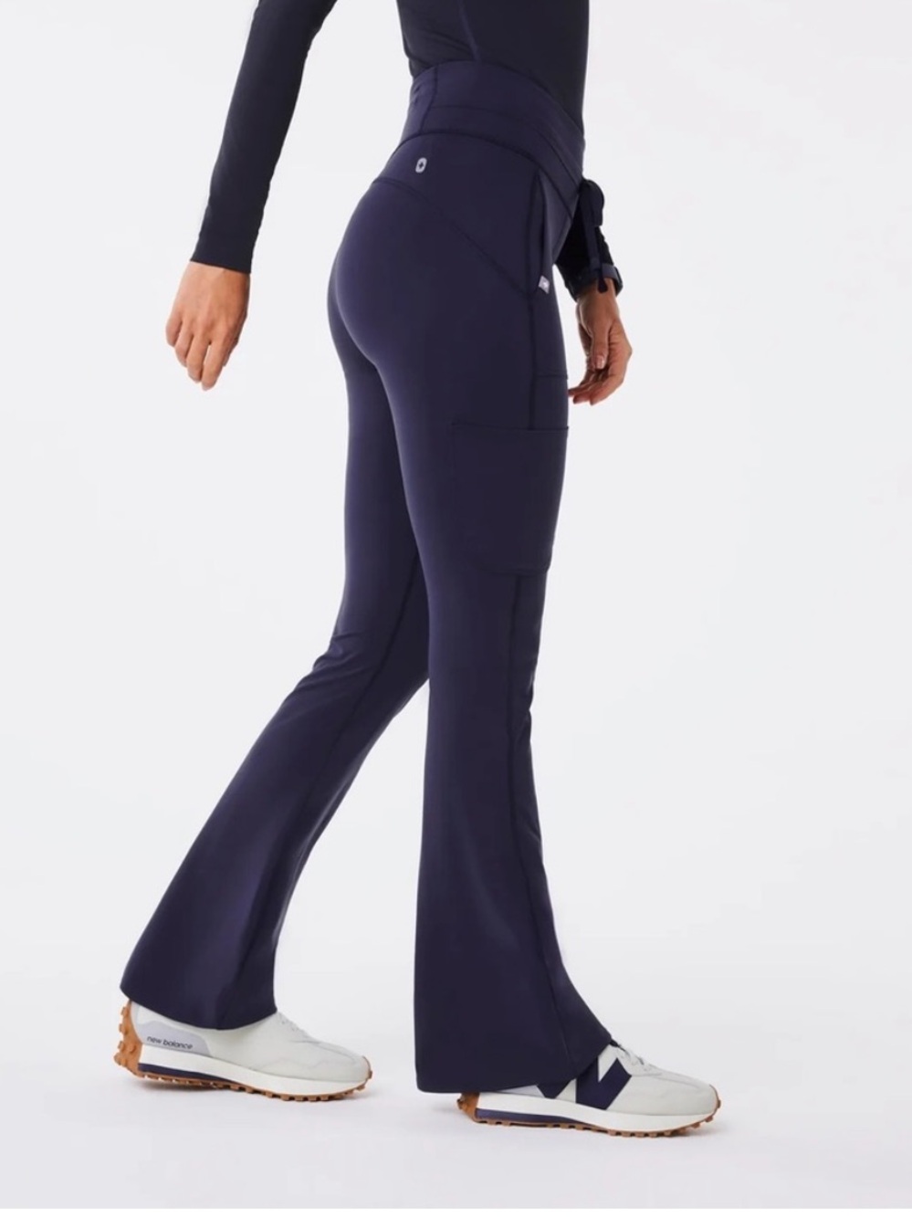New Without Tags- FIGS- High Waisted Seville Flare ScrubLegging in navy